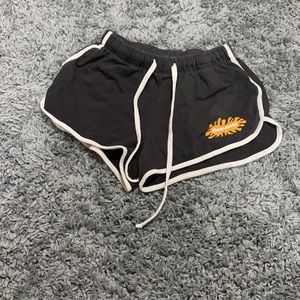 I’m selling shorts size small